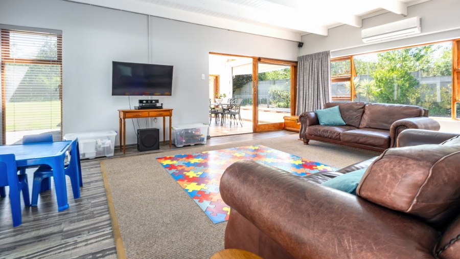 4 Bedroom Property for Sale in Heatherlands Western Cape